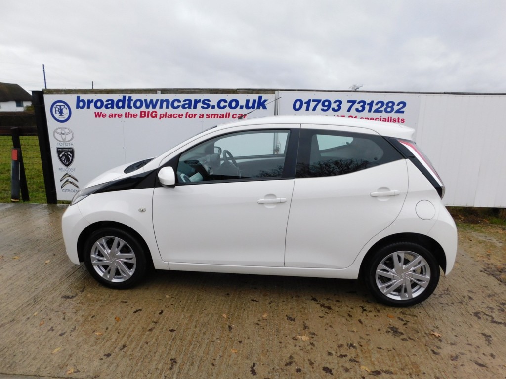 View TOYOTA AYGO 1.0 VVT-i x-pression