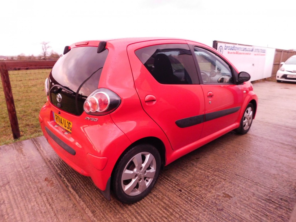 View TOYOTA AYGO 1.0 VVT-i Move Automatic