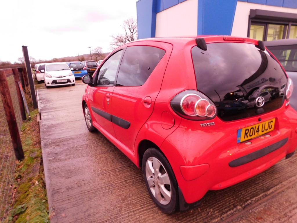 View TOYOTA AYGO 1.0 VVT-i Move Automatic