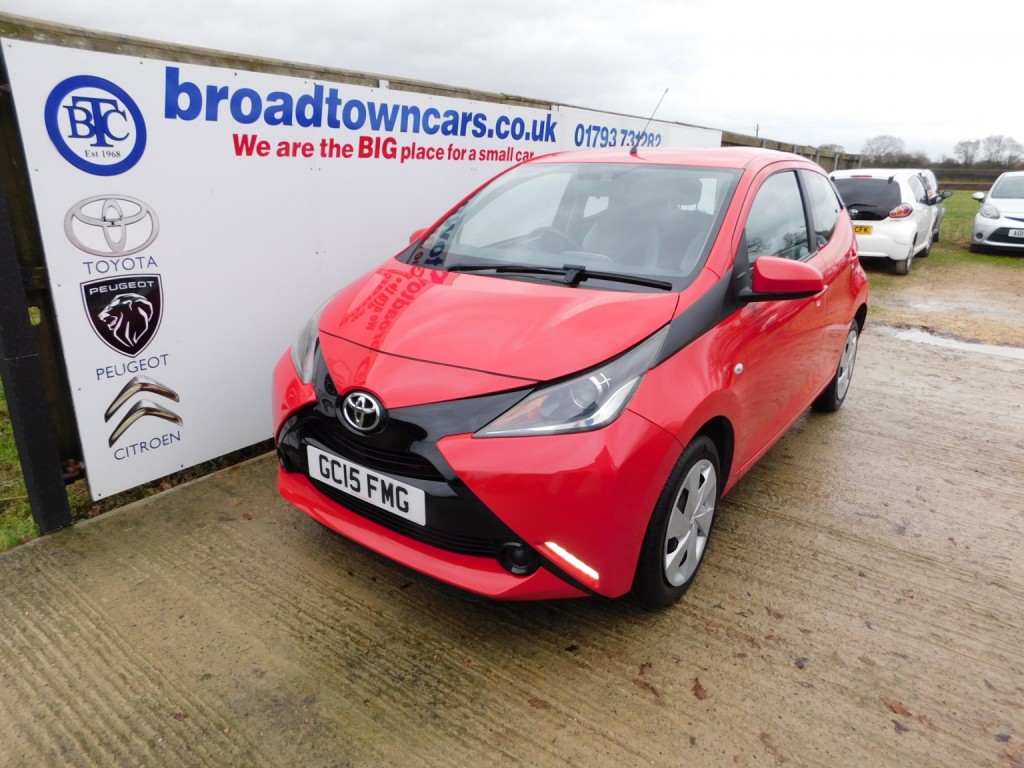 View TOYOTA AYGO 1.0 VVT-i x-play