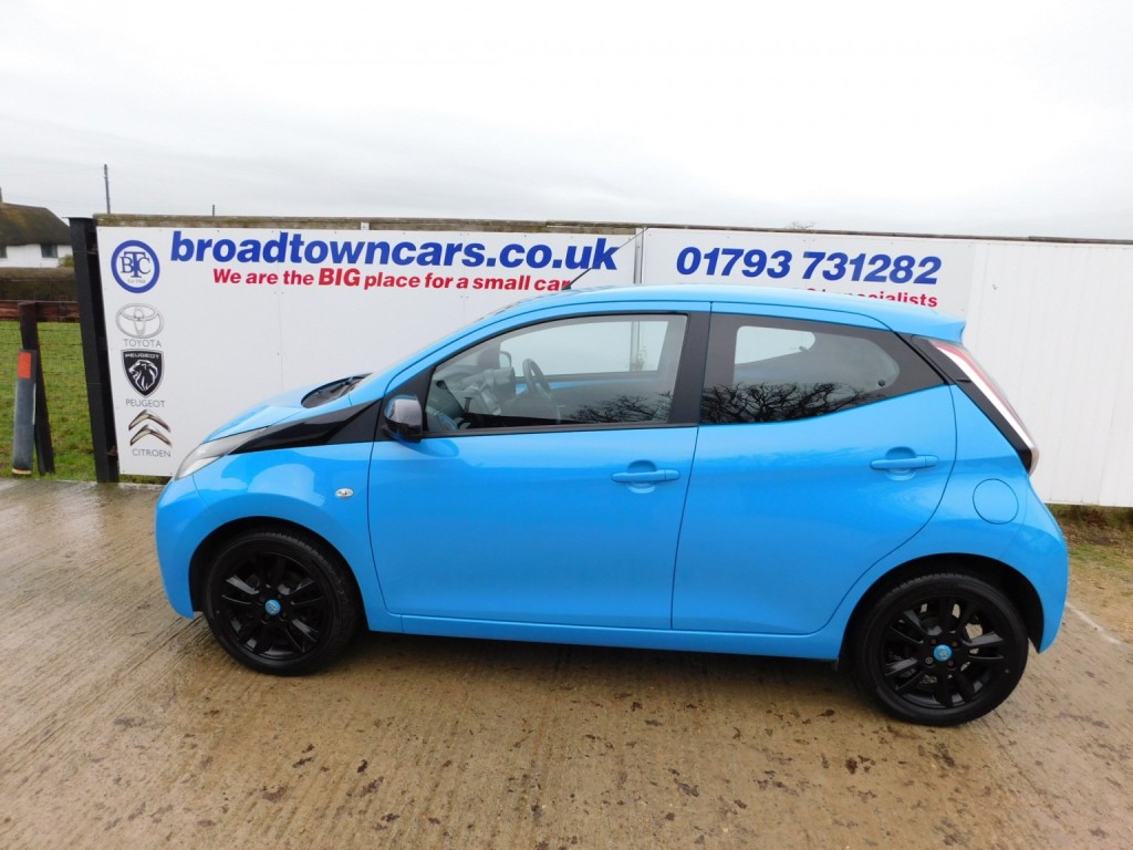 View TOYOTA AYGO 1.0 VVT-i x-cite