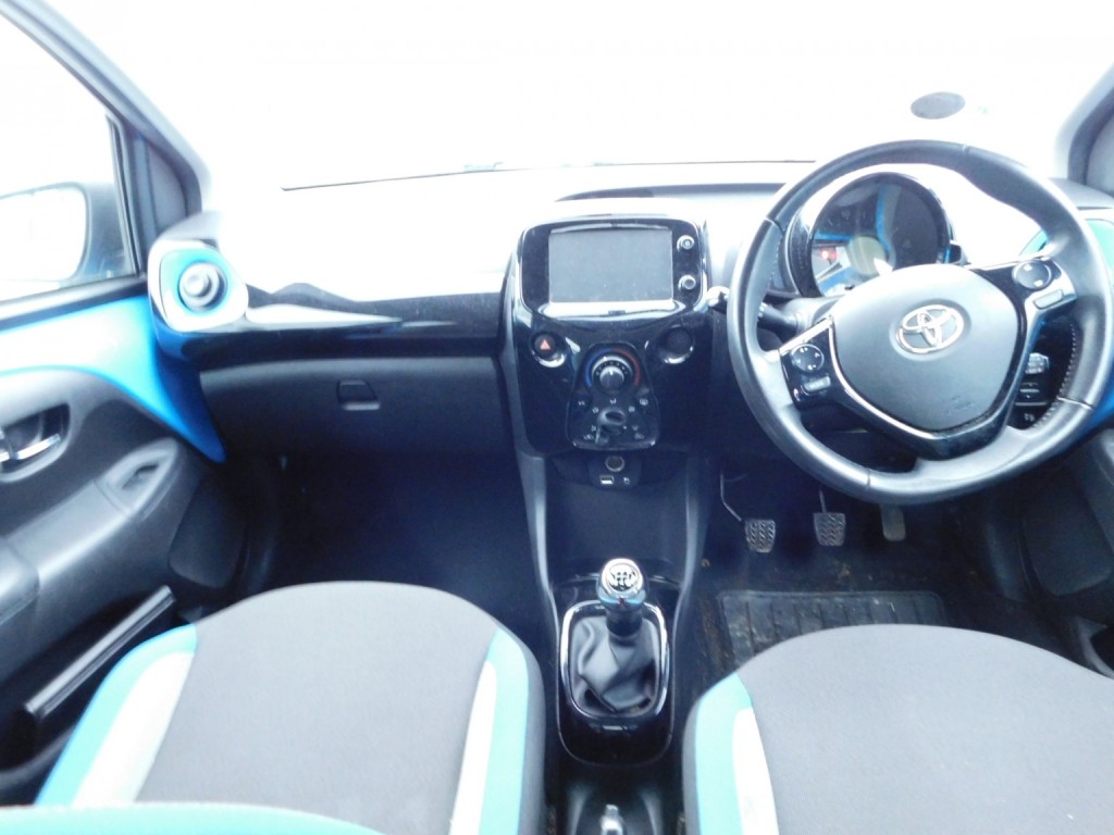 View TOYOTA AYGO 1.0 VVT-i x-cite