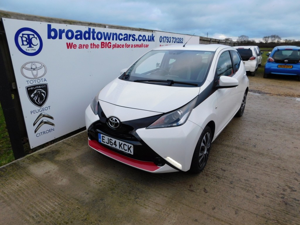 View TOYOTA AYGO 1.0 VVT-i x-play