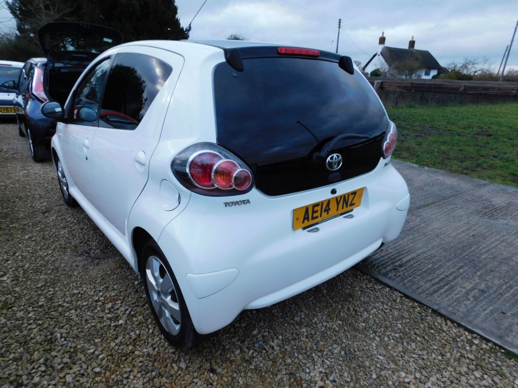 View TOYOTA AYGO 1.0 VVT-i Move