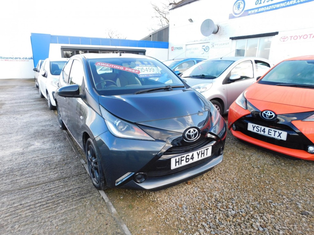 View TOYOTA AYGO 1.0 VVT-i x-play