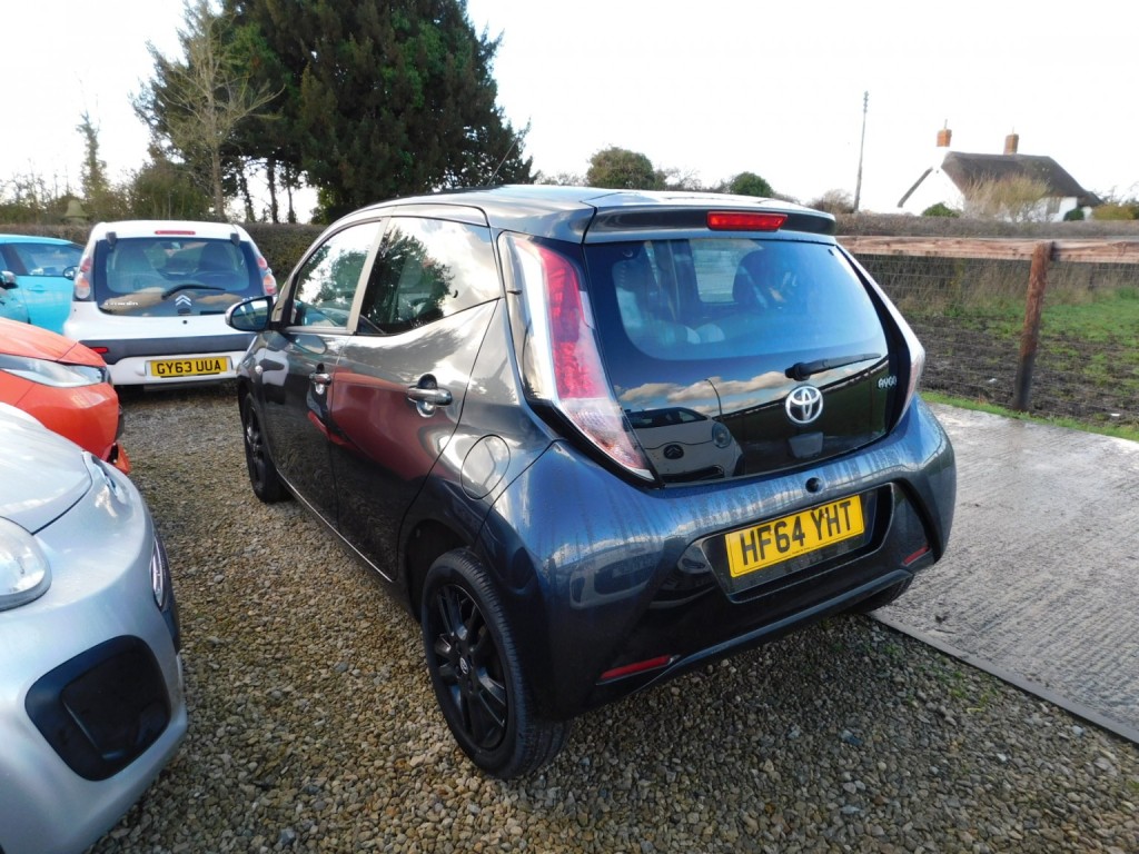 View TOYOTA AYGO 1.0 VVT-i x-play