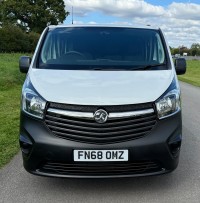 VAUXHALL VIVARO