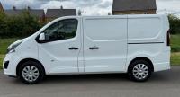 VAUXHALL VIVARO