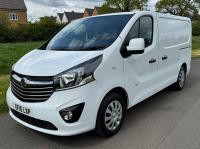 VAUXHALL VIVARO