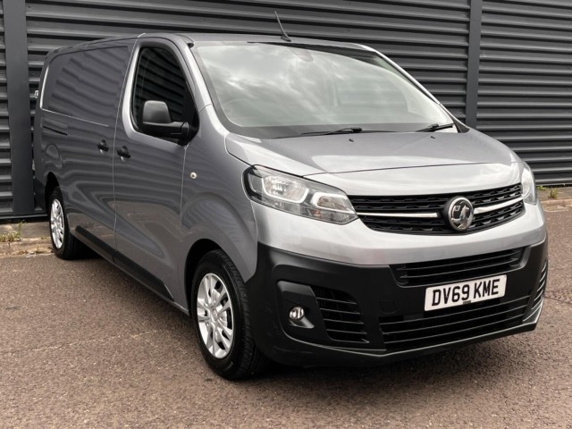VAUXHALL VIVARO