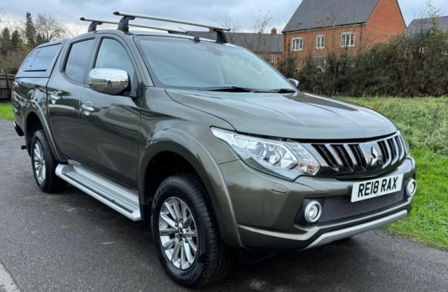 MITSUBISHI L200