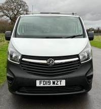VAUXHALL VIVARO
