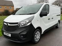 VAUXHALL VIVARO