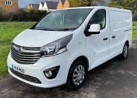 VAUXHALL VIVARO