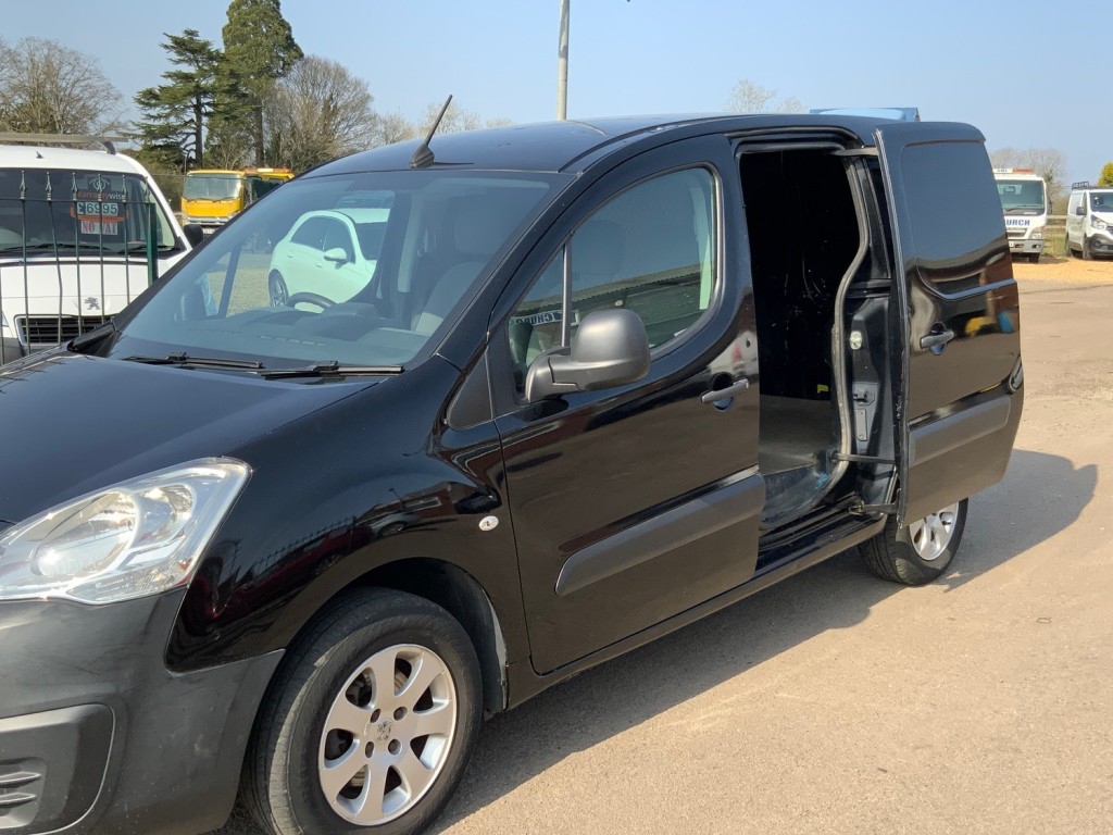 PEUGEOT PARTNER