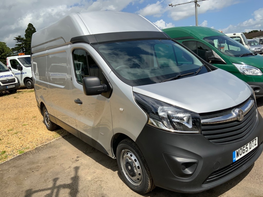 VAUXHALL VIVARO