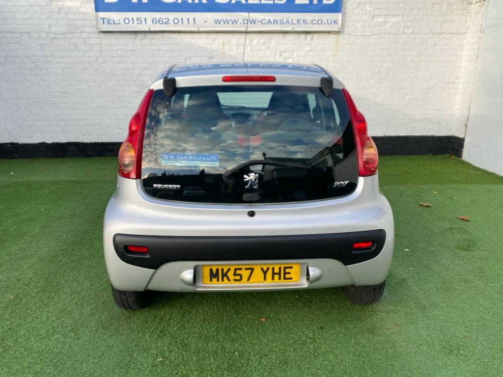 PEUGEOT 107