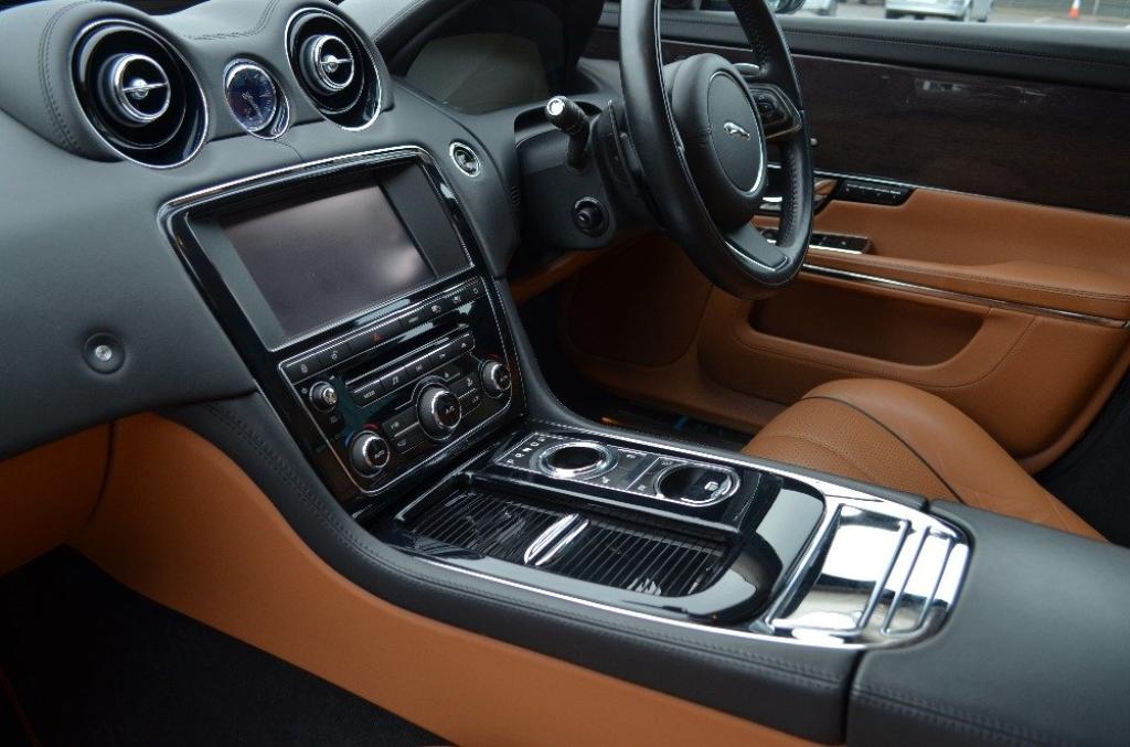 JAGUAR XJ 5.0 V8 Portfolio 2011