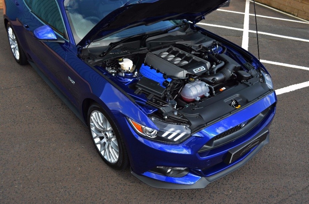 FORD MUSTANG 5.0 GT Fastback Custom Pack 16 2016