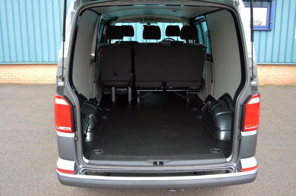 VOLKSWAGEN TRANSPORTER Combi T32 Highline 66 2016