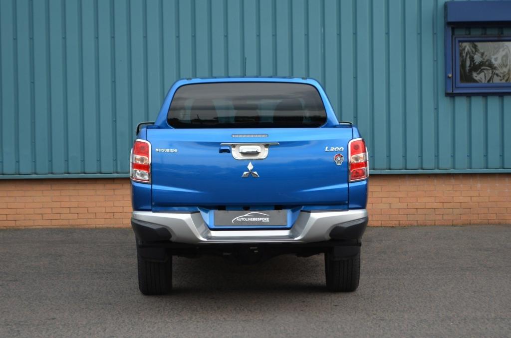 MITSUBISHI L200 2.4 DI-D Barbarian D.Cab 66 2016