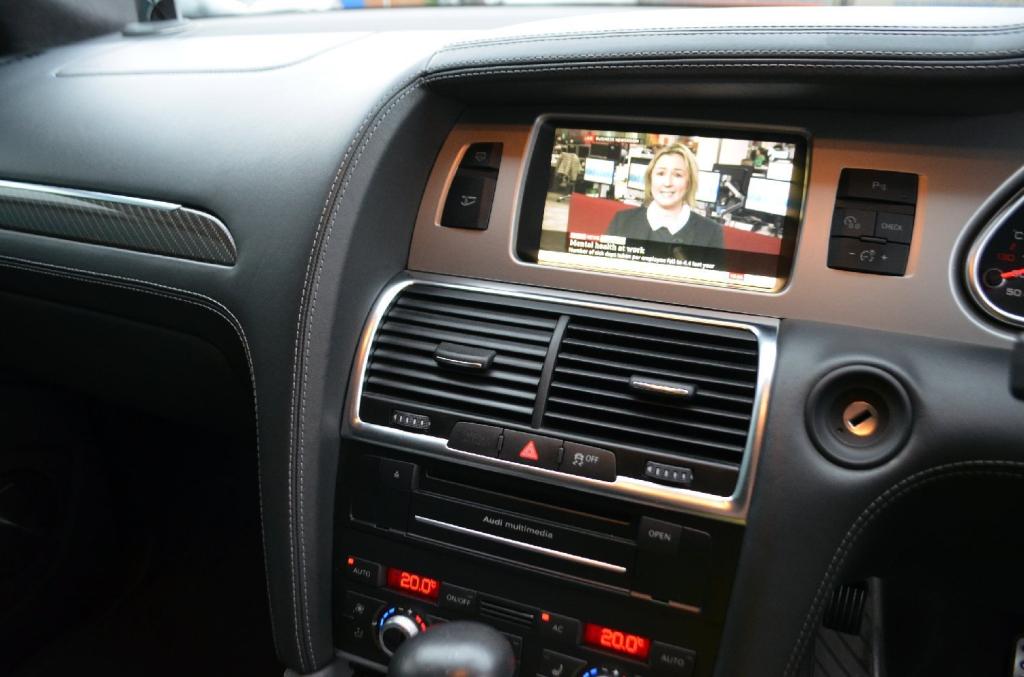 AUDI Q7 6.0 V12 Quattro 2011