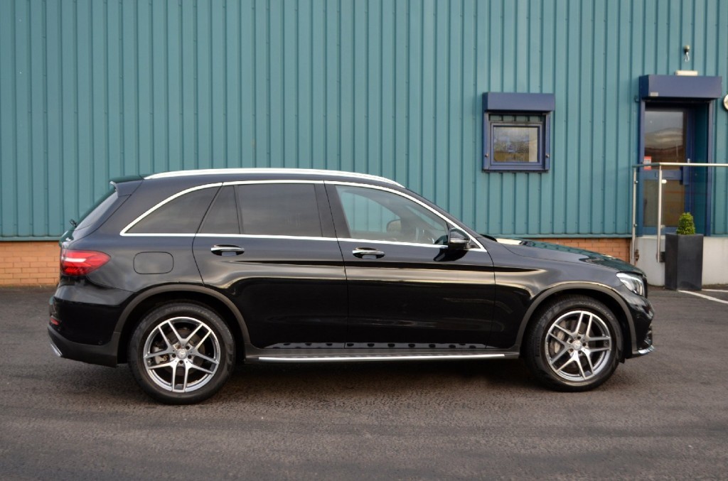 MERCEDES-BENZ GLC 220d AMG Line Premium G-Tronic 4Matic 16 2016