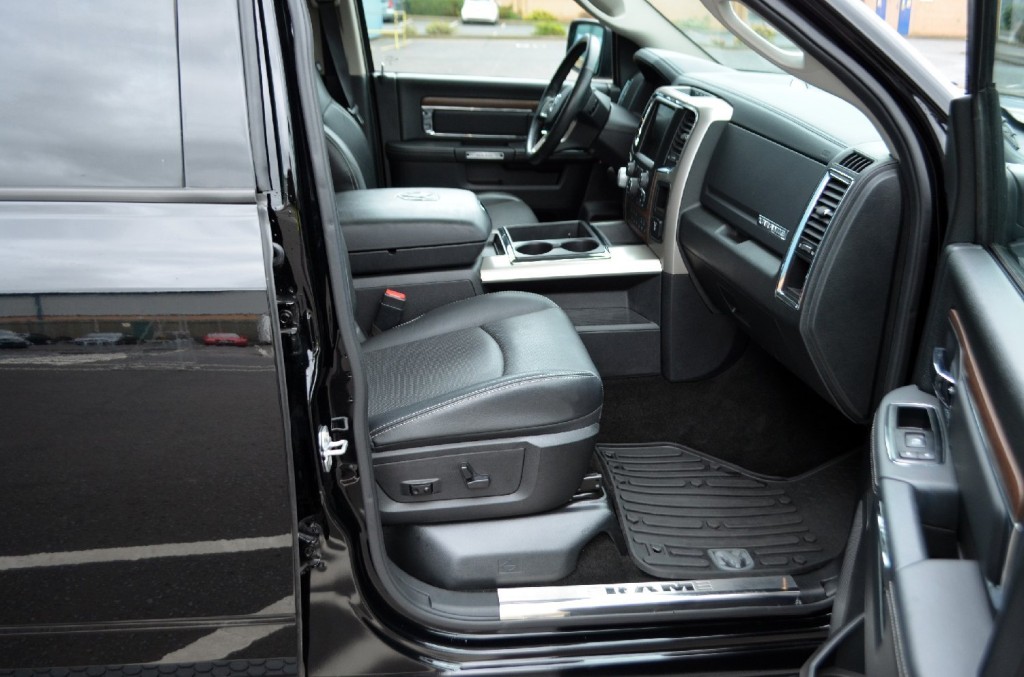 DODGE RAM 5.7 V8 Laramie Crew Cab 65 2015