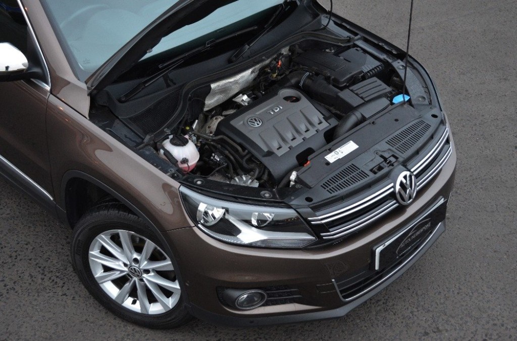 VOLKSWAGEN TIGUAN 2.0 TDI BlueMotion Tech SE 4WD 12 2012