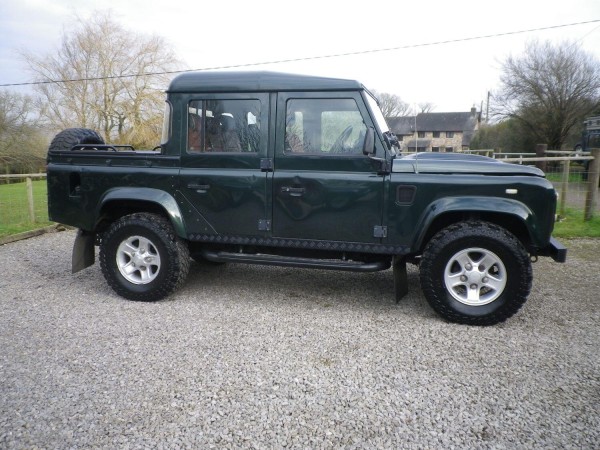 View LAND ROVER DEFENDER 110 2.4