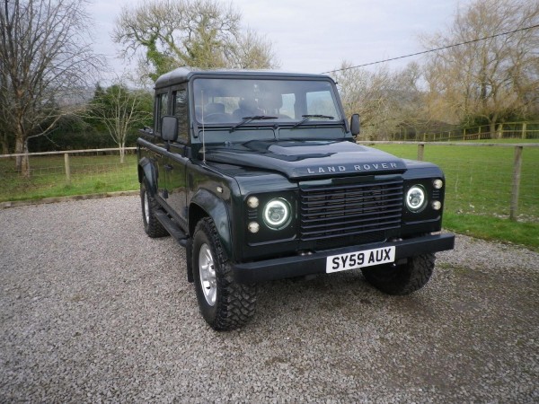 View LAND ROVER DEFENDER 110 2.4
