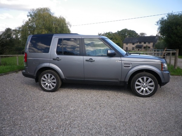 View LAND ROVER DISCOVERY 4 3.0 SD V6 HSE