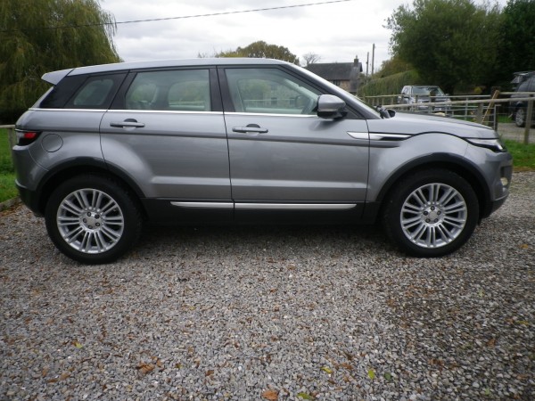 View LAND ROVER RANGE ROVER EVOQUE 2.2 SD4 Prestige