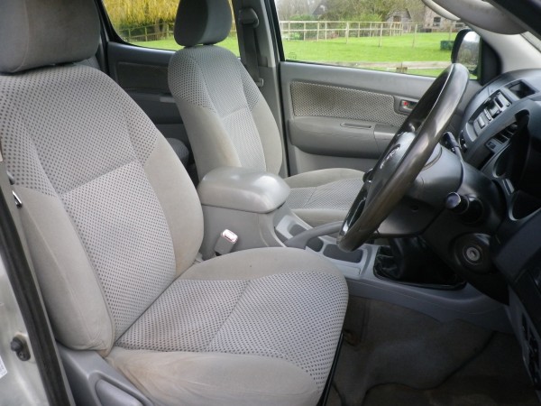 View TOYOTA HILUX 3.0 D-4D HL3