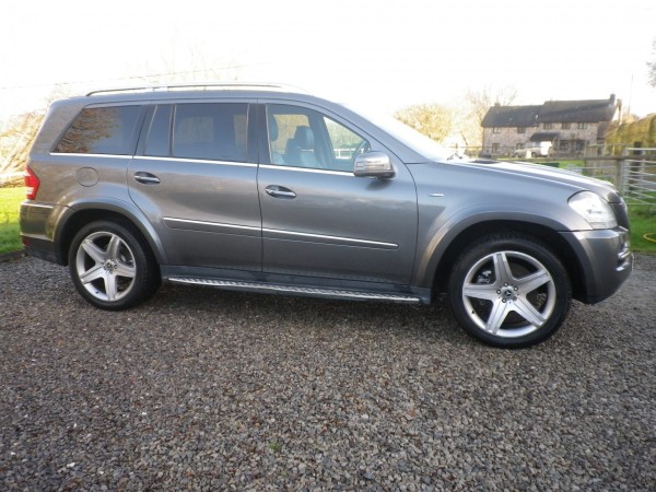 View MERCEDES-BENZ GL CLASS 3.0 GL350 CDI V6 BlueEfficiency