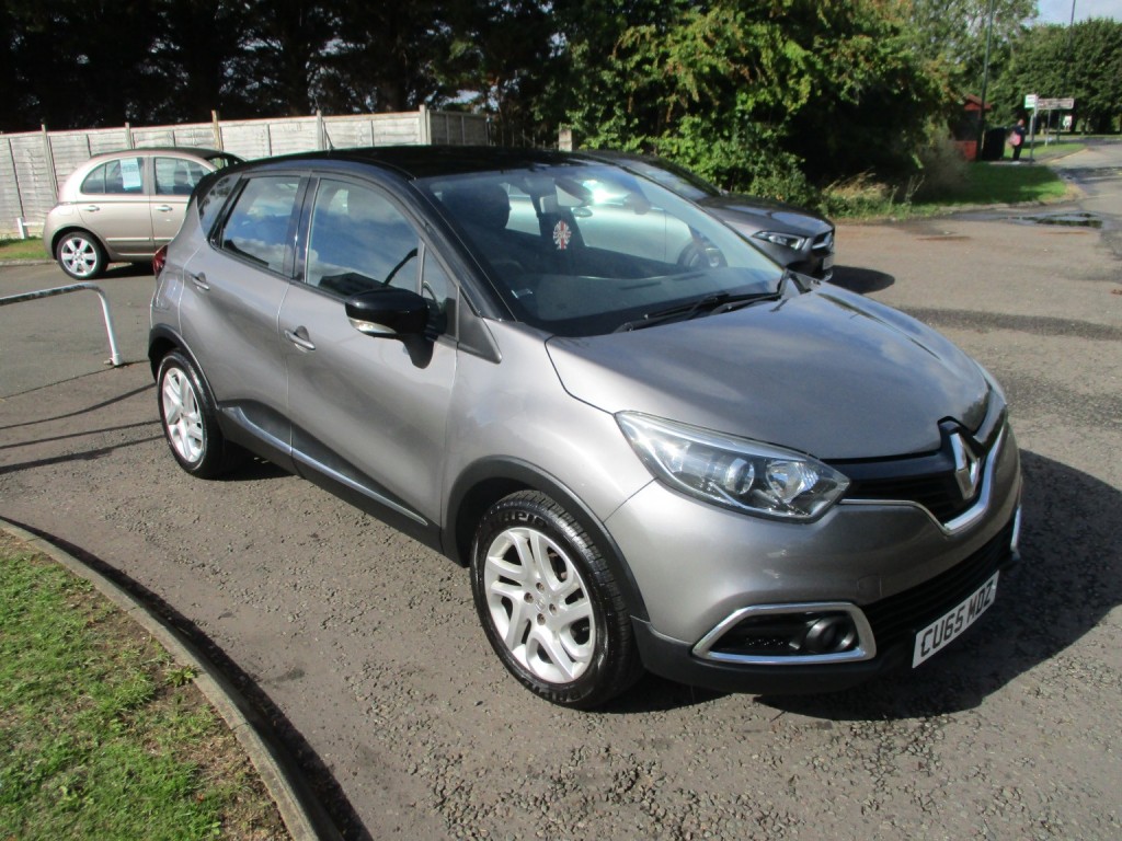 View RENAULT CAPTUR 0.9 TCe DYNAMIQUE NAV SUV PETROL 5 DR.