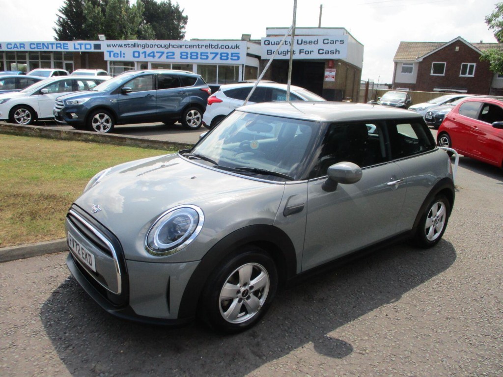 MINI HATCHBACK 1.5 COOPER CLASSIC PETROL AUTOMATIC 3 R