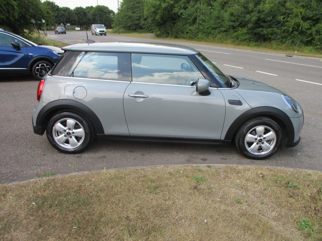 View MINI HATCHBACK 1.5 COOPER CLASSIC PETROL AUTOMATIC 3 R