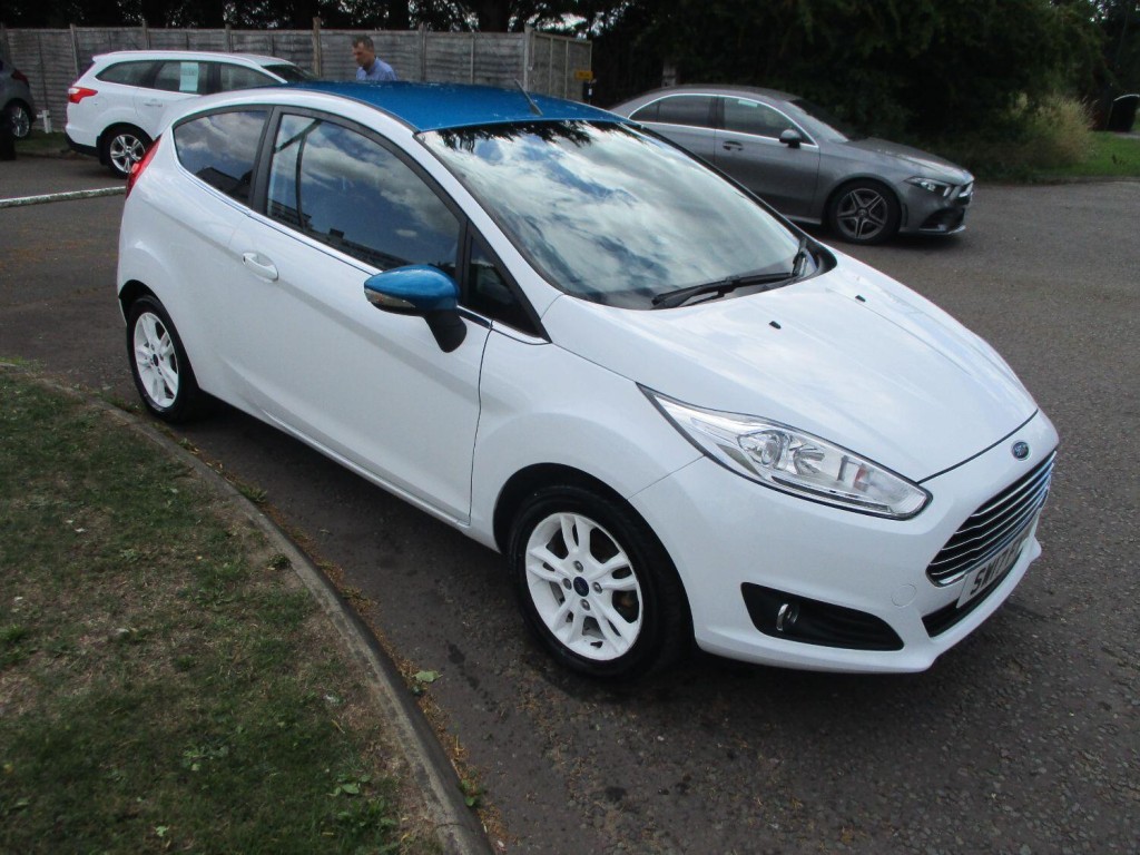 View FORD FIESTA 1.25 ZETEC WHITE EDITION SPRING 3 DOOR