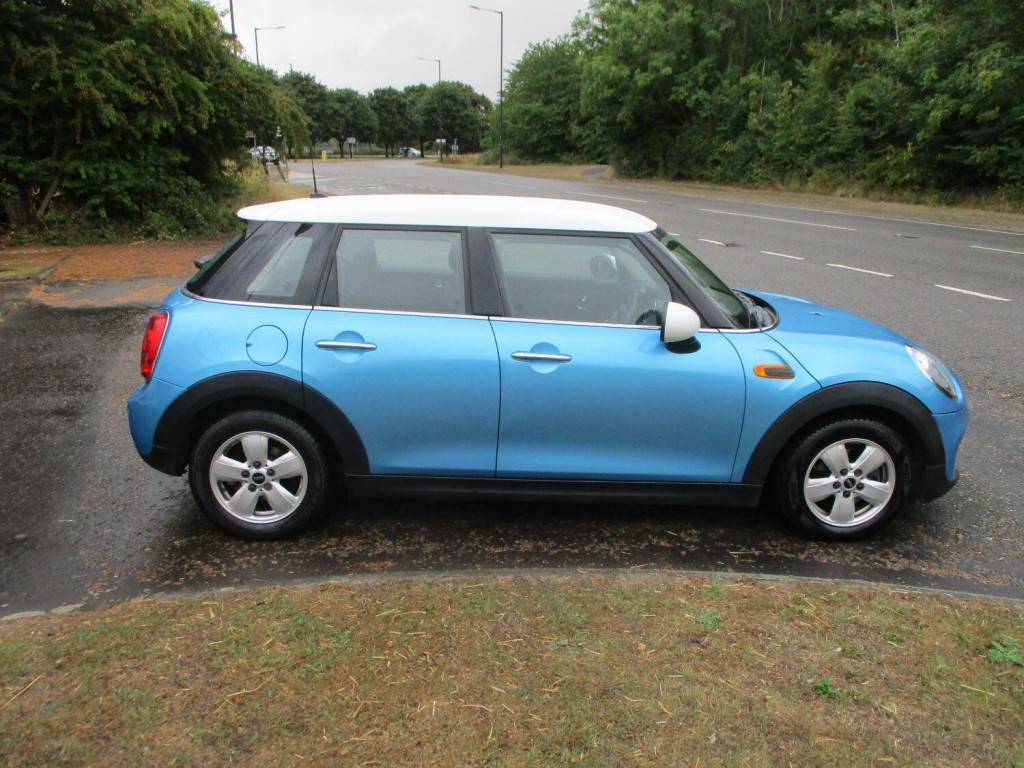 View MINI HATCH 1.5 134 BHP COOPER 7 SPEED AUTO 5 DOOR