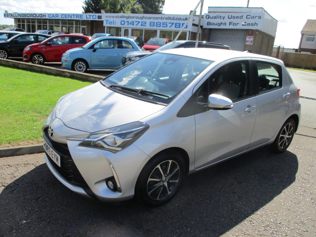TOYOTA YARIS 1.5 VVT-i ICON TECH AUTOMATIC 5 DOOR
