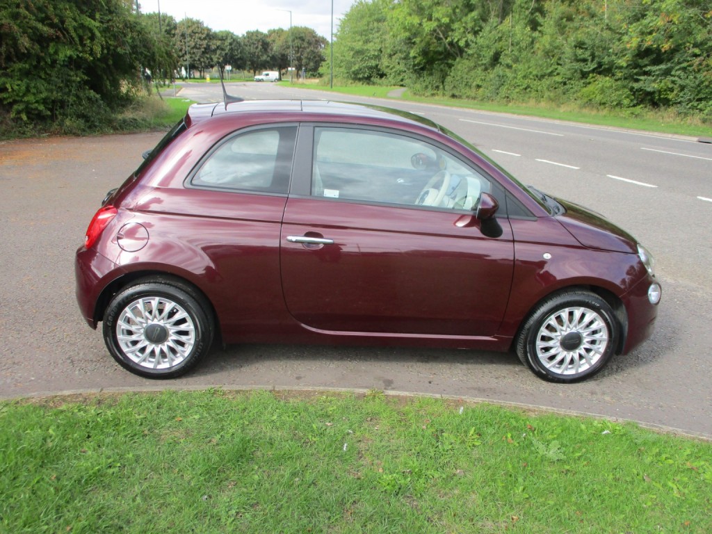View FIAT 500 1.0 LOUNGE MILD HYBRID PETROL 3 DOOR