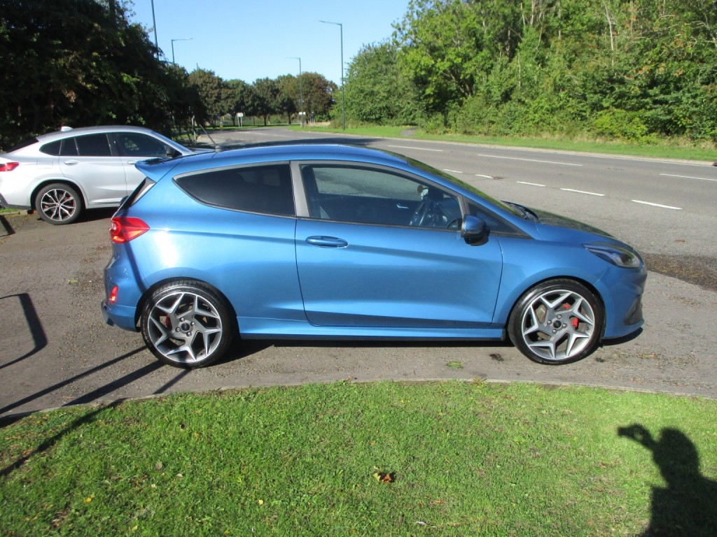 View FORD FIESTA 1.5T 200 BHP ST-3 Eco 3 DOOR.