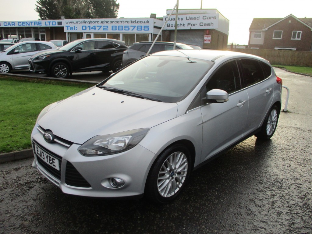 View FORD FOCUS 1.0 T EcoBoost ZETEC PETROL 5 DOOR