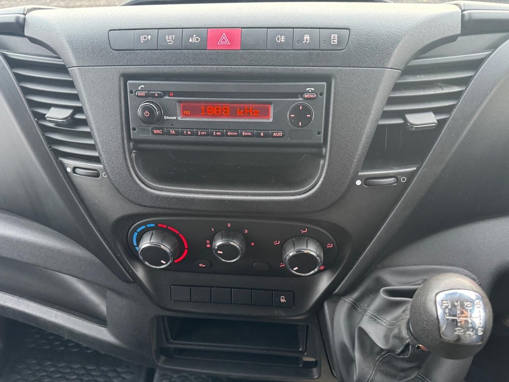 IVECO DAILY  35S14V MWB Van. Euro 6. Tows 3.5T 2019