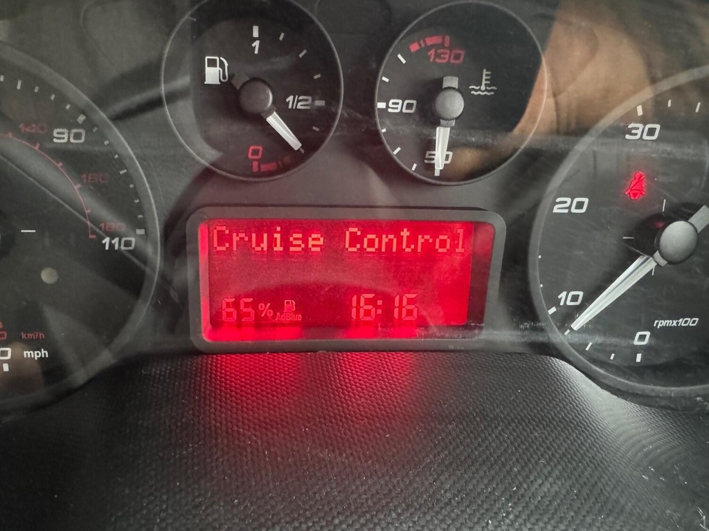 IVECO DAILY  35S14V MWB Van. Euro 6. Tows 3.5T 2019