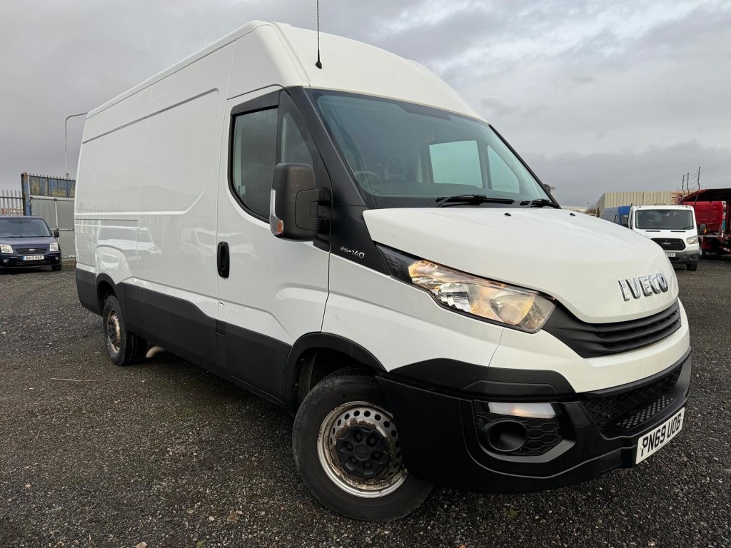 IVECO DAILY  35S14V MWB Van. Euro 6. Tows 3.5T 2019