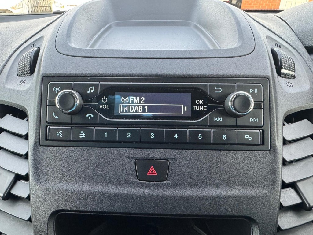 FORD TRANSIT CONNECT 1.5 200 EcoBlue. Less than £29 a week on Finance. DAB. 6 Speed.  2019