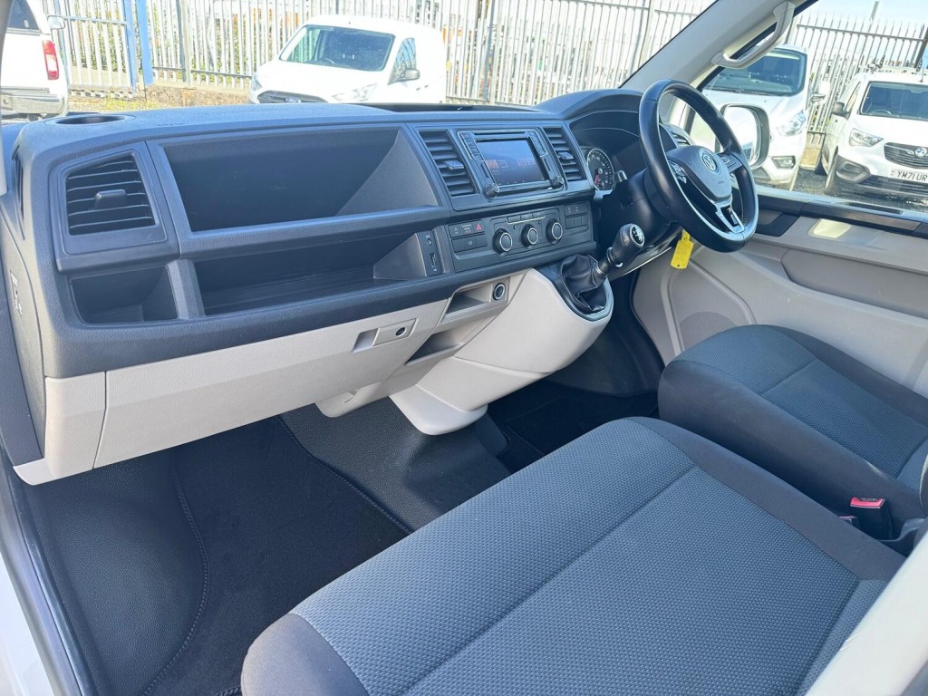 VOLKSWAGEN TRANSPORTER 2.0 TDI T32 BlueMotion Tech Highline 4Motion. NO VAT. 2016