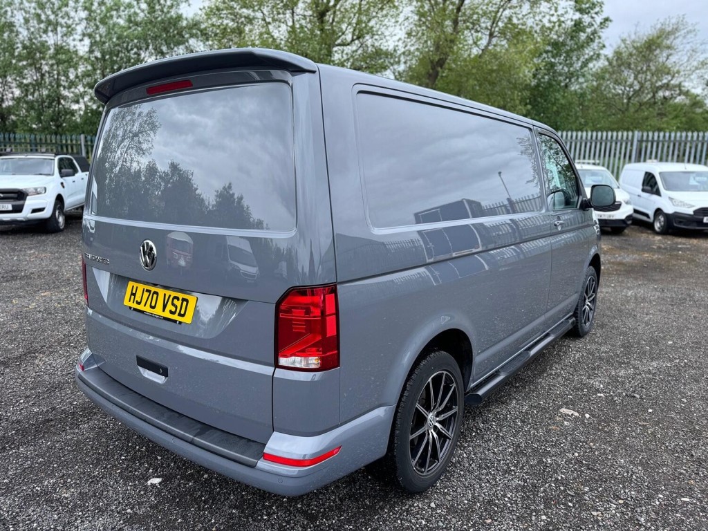 VOLKSWAGEN TRANSPORTER 2.0 TDI 150 Highline. Pure Grey. Tailgate.  2020